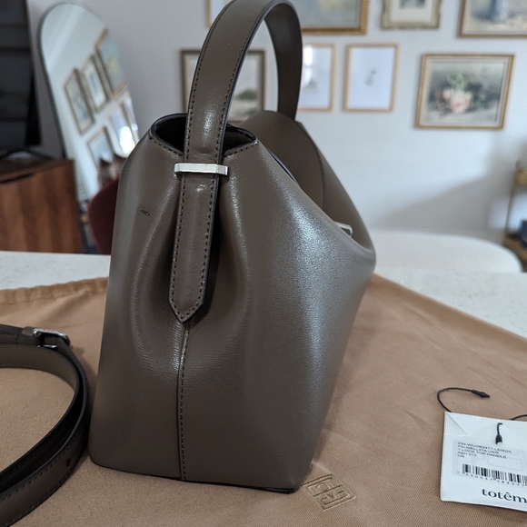 Toteme T Lock bag 1️⃣1️⃣0️⃣0️⃣ - Picture 6 of 16